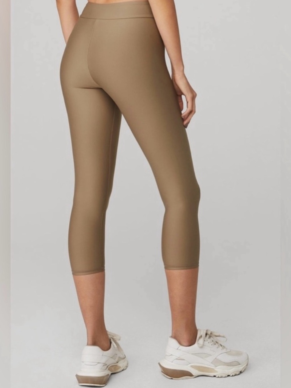 ALO Yoga High-Rise Cropped Capri Leggings - Taupe